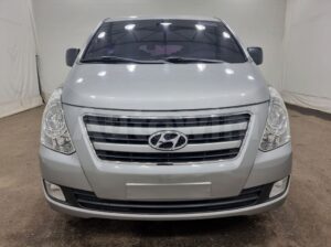 2017 Hyundai Grand Starex 4×4 $15,300