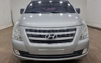 2017 Hyundai Grand Starex 4×4 $15,300