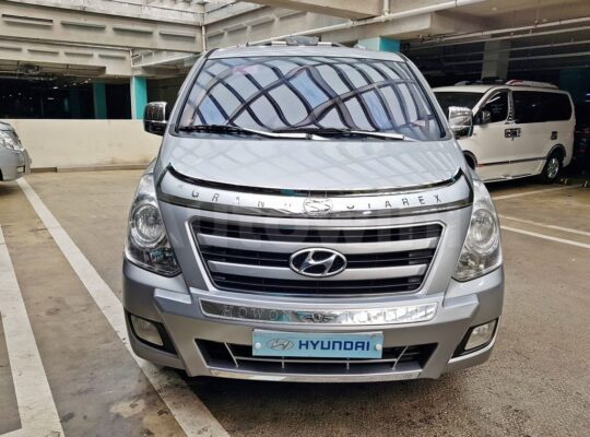 2017 Hyundai starex 12 pasajeros