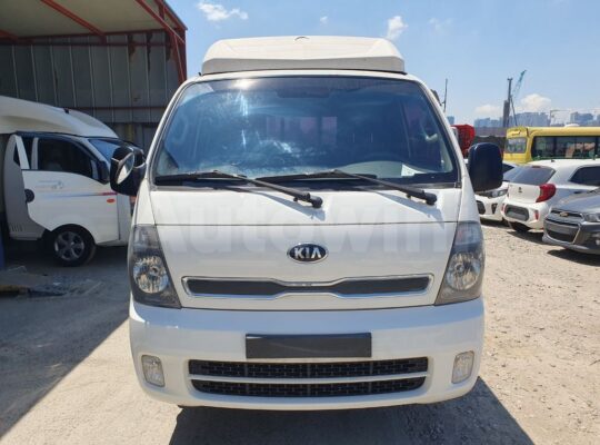 2016 Kia Bongo 3 TurboDiesel $10,300