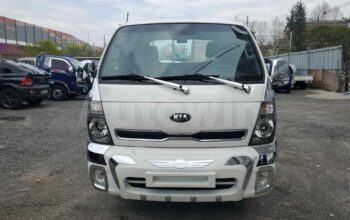 2018 Kia (K2700)