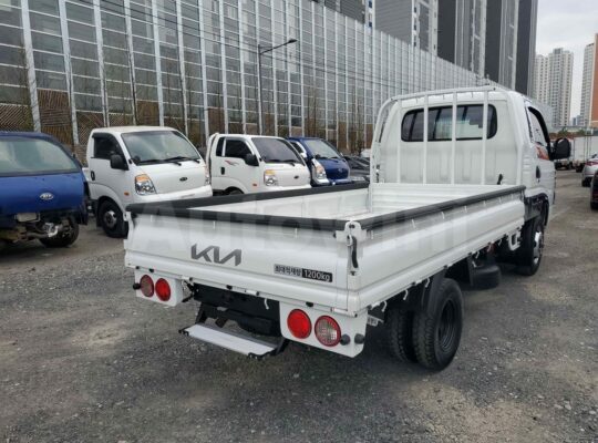 2018 Kia (K2700)