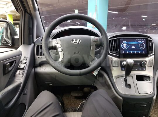 2017 Hyundai Grand Starex