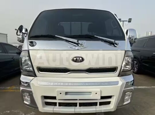 2020 Kia Bongo3 (K2700) 1.2 ton. Cama larga