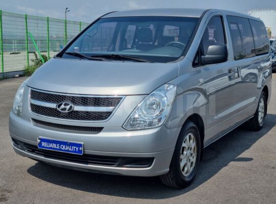 2016 Hyundai Grand Starex DELUXE 2WD A/T 12SEATS