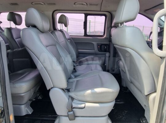 2016 Hyundai Grand Starex DELUXE 2WD A/T 12SEATS